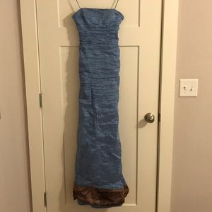 Nicole Miller Signature size 4 strapless gown